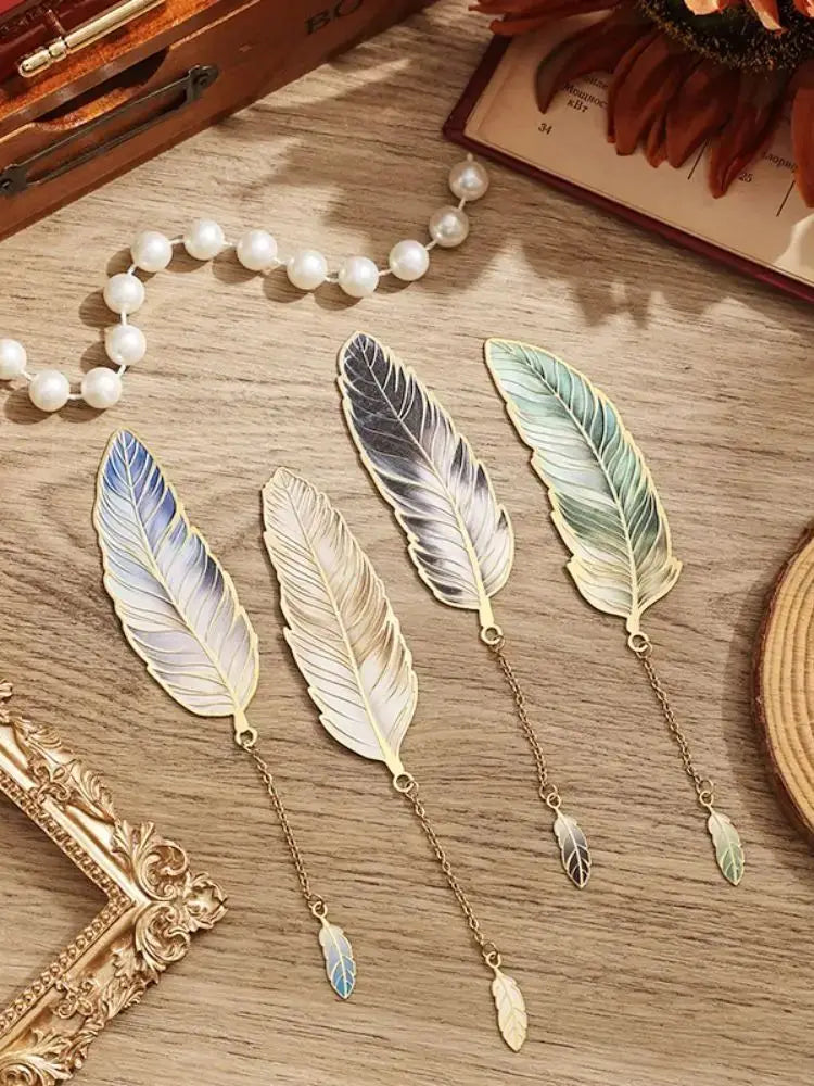 Aurora Fantasy Feather